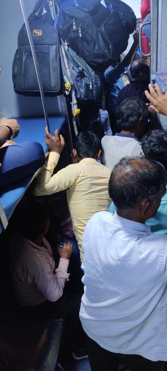 rahulchogle's tweet photo. #railwayminister please check tic is taking money and siting people. https://t.co/3a4ZuUwpaQ
