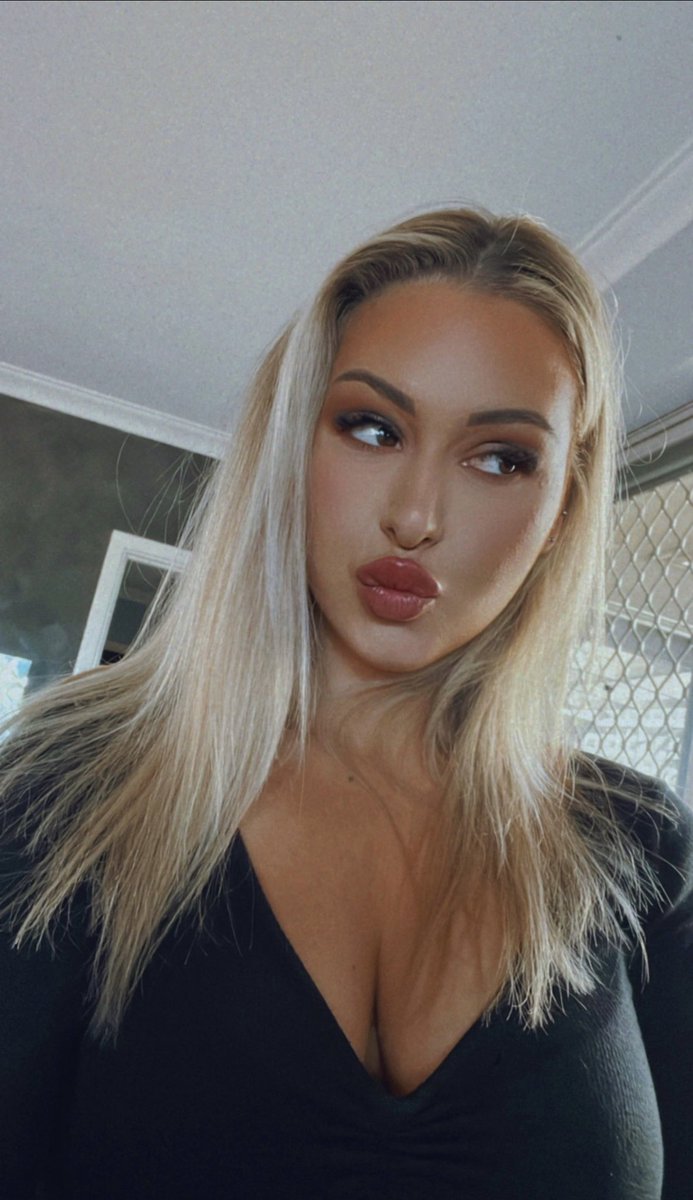 poutynftgirl.eth tweet media