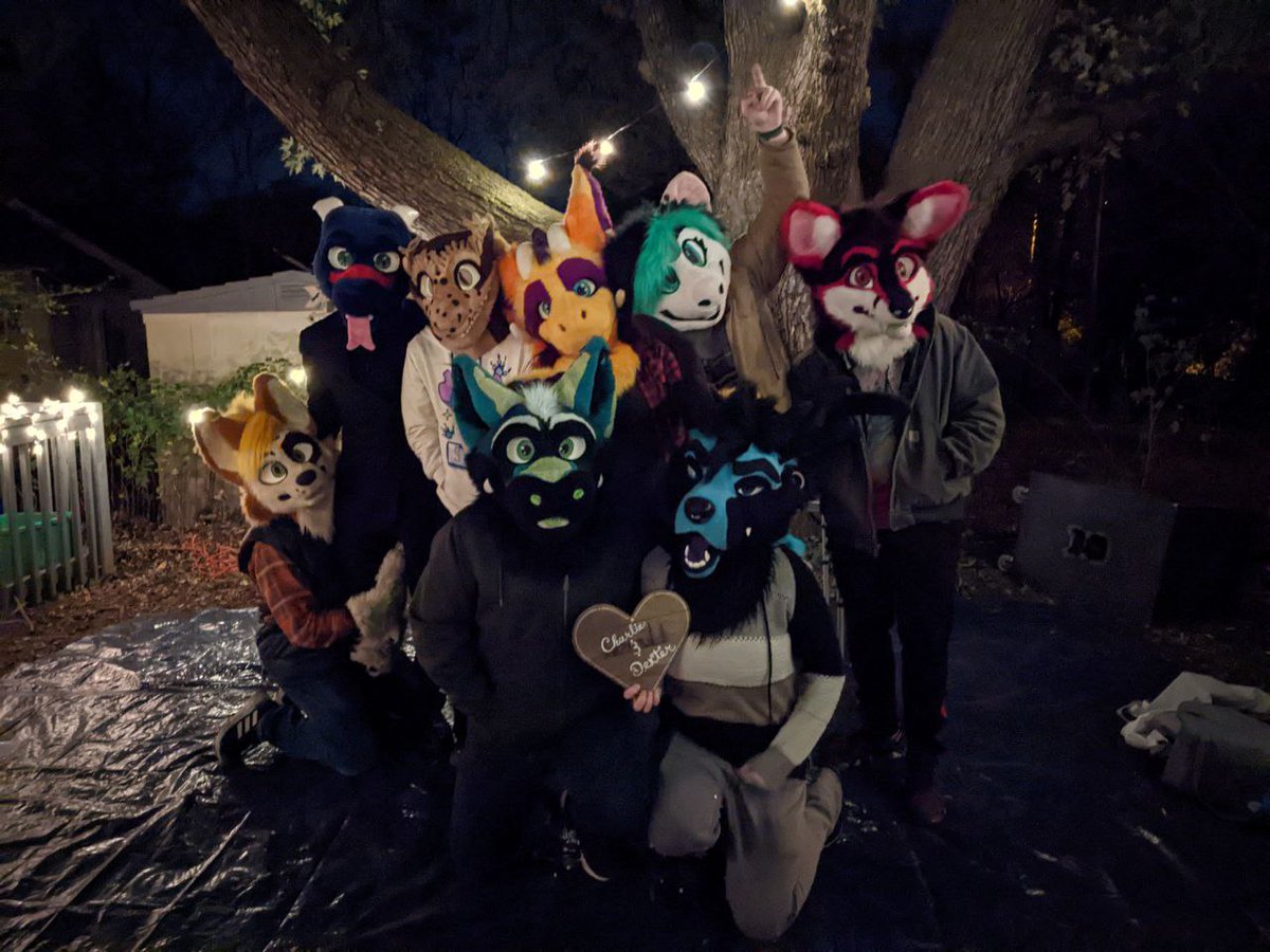 Had a fun weekend with friends and my lovely <a href="/BlueFoxalope/">Dexter Allagahrei</a> <3