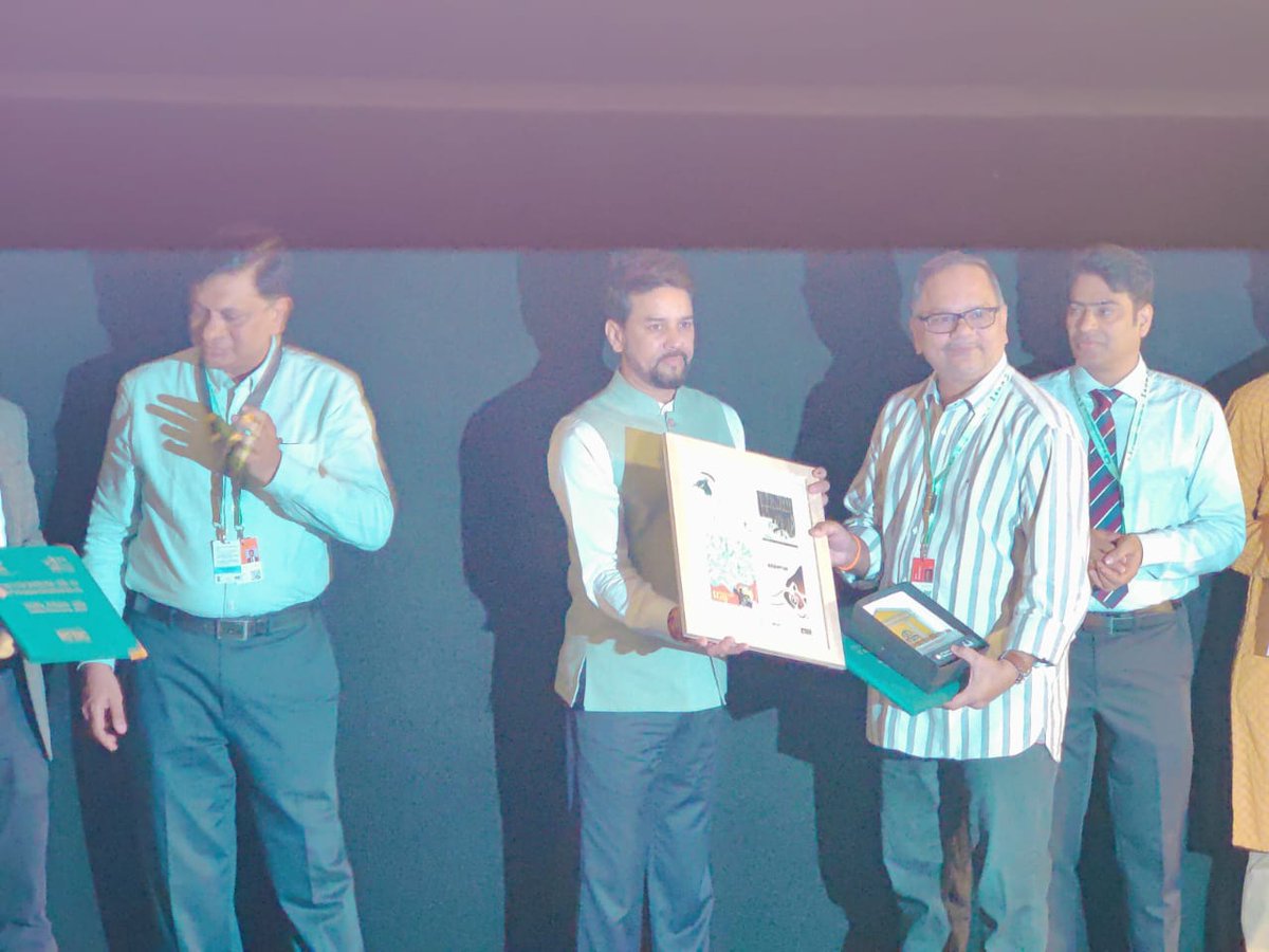 vn_aditya's tweet photo. Receiving memento and certificate from Honorable Central Minister of Information and Broadcasting Sri Anurag Singh Thakur ji @ianuragthakur as part of Jury Member in indian Panorama at IFFI 53 , GOA. https://t.co/fn22tNb5AY