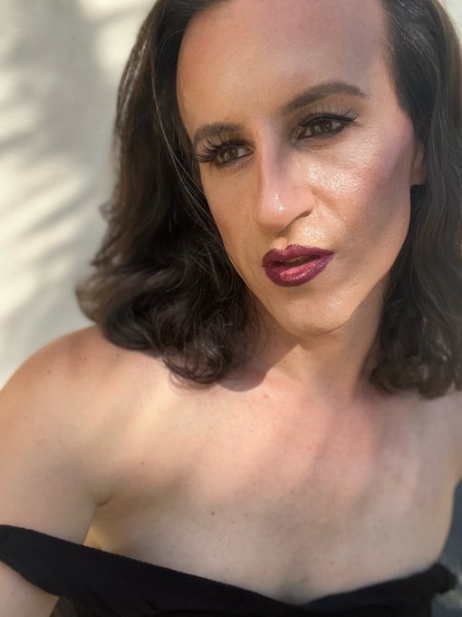Too gay to live straight https://t.co/9IOQptjoaj