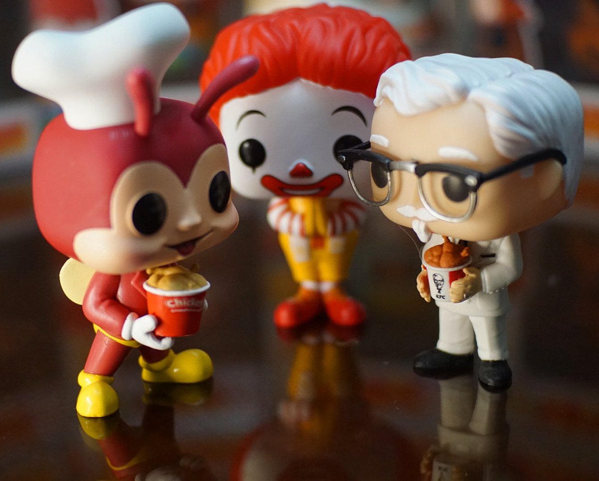 airevolt's tweet photo. Friends Giving 🙏❤️
@originalfunko

#friendsgiving #funkophotoadaychallenge  #funkopop #jollibee #chickenjoy #ronaldmcdonald #colonelsanders #mcdonalds #kfc #adicons #thanksgiving #funkopop #funkobuhayanshowcase  #funkofunaticphilippines #vinyltoys https://t.co/JmFkeKS53I
