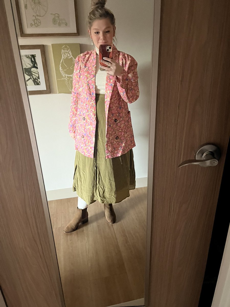 Last day for <a href="/SBLStyle/">SBL HandbookofStyle</a>, with maybe my favorite blazer of all time. #sblaar22