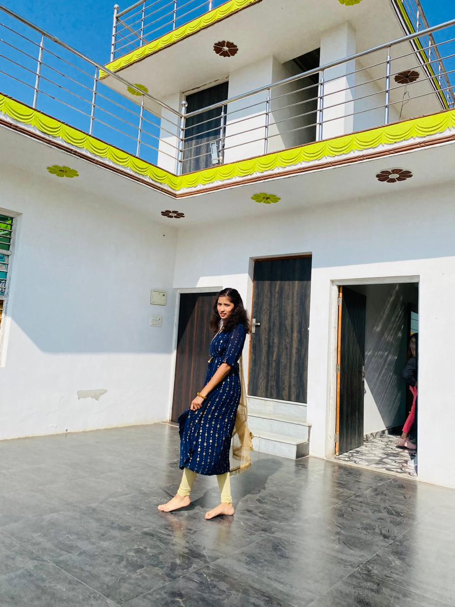 32Nisha's tweet photo. Aesthetics traditional vibes today💚🤍🤎🖤💛🧡 #FIFAWorldCup #Badarnisha https://t.co/WWdXymoaET