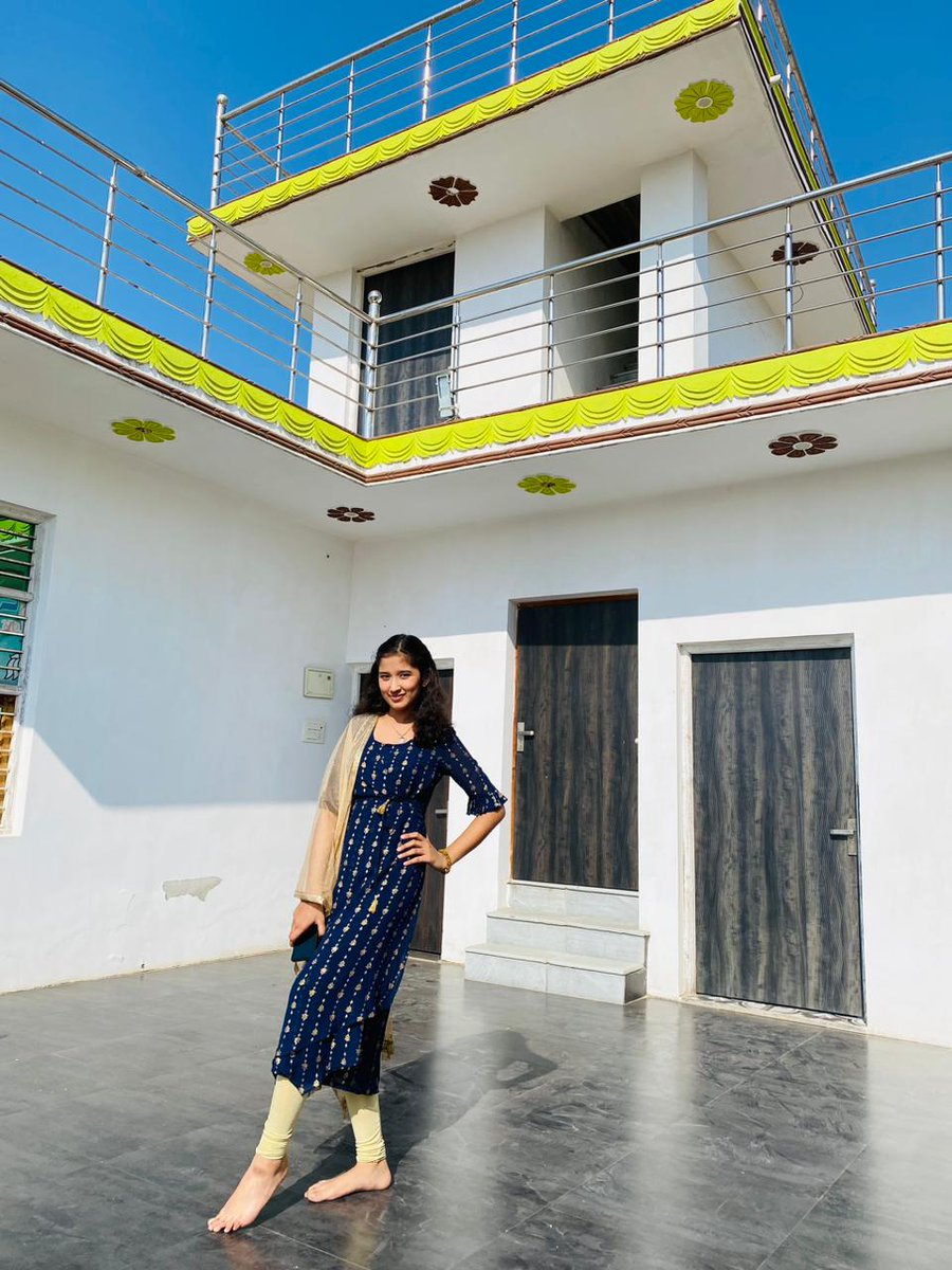 32Nisha's tweet photo. Aesthetics traditional vibes today💚🤍🤎🖤💛🧡 #FIFAWorldCup #Badarnisha https://t.co/WWdXymoaET