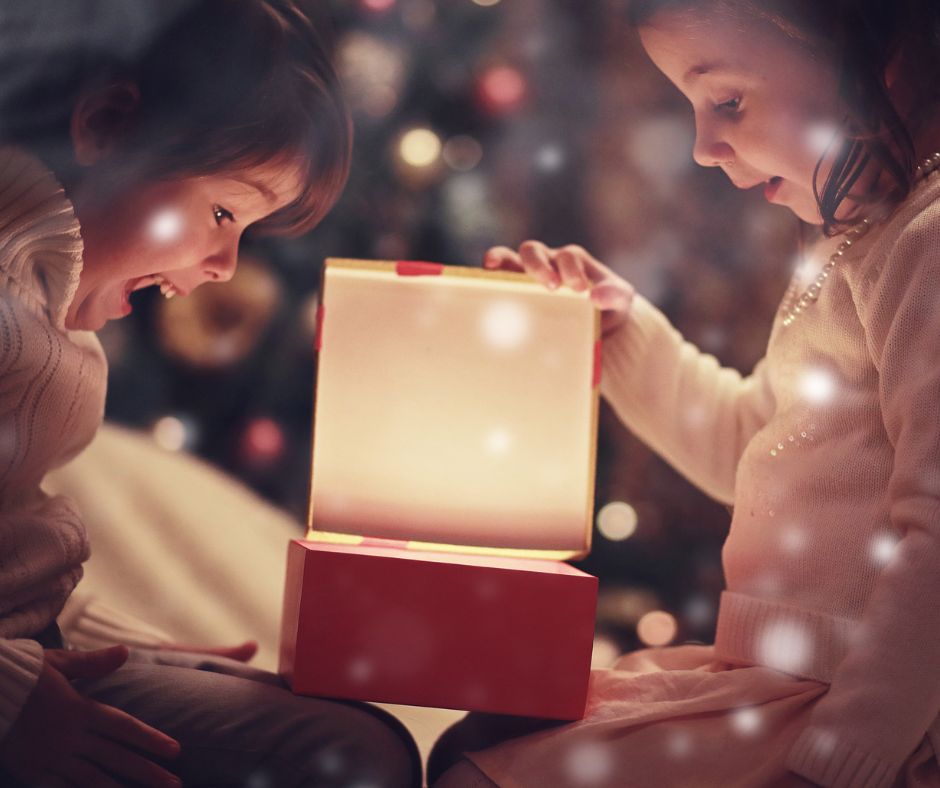 If you're looking for this season's hottest holiday toys, beware of scams! Scammers are using the toys' popularity to trick parents out of their money ➡️ bit.ly/36xhLQF
#themerrimack #blackfriday #shoppingscams