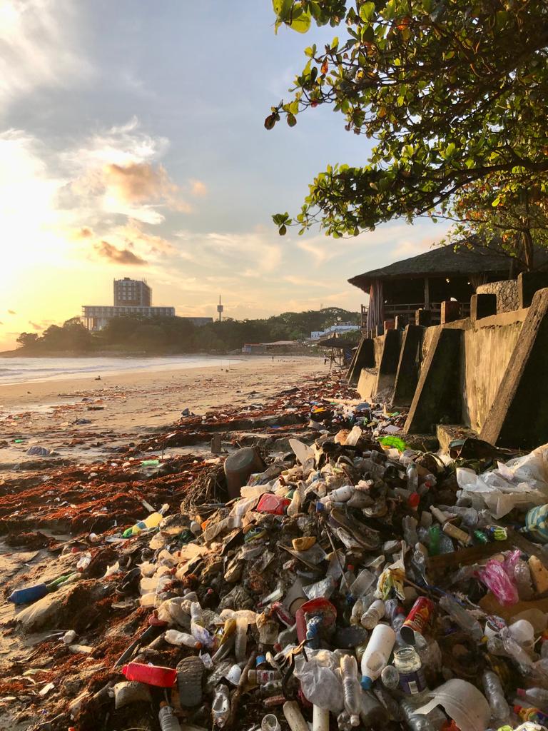 DCAF_Geneva's tweet photo. Waste management was a priority issue for the Presidency of #COP27. In DCAF’s ongoing stocktaking study on #climatechange and #SSGR in 🇧🇷 🇵🇭 🇵🇸 🇸🇱, we are looking into how the security sector could support this goal. #IPGMs https://t.co/Fqycll3ZOg