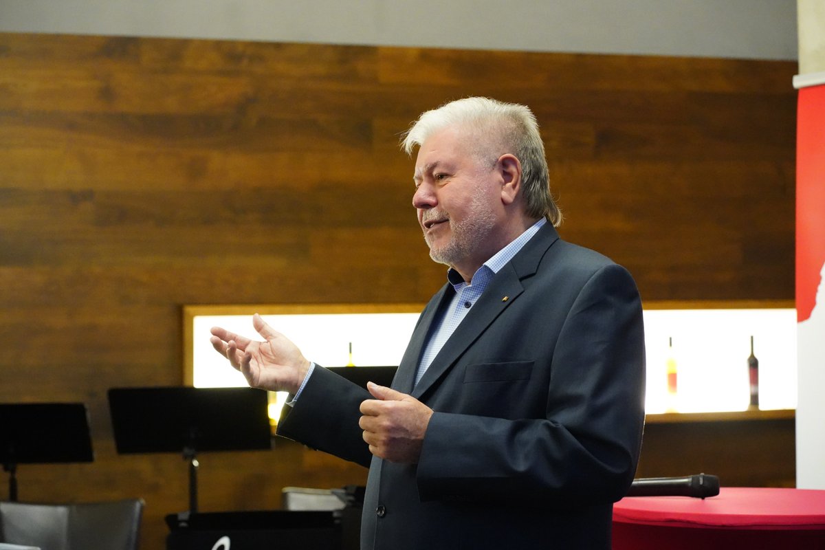 spdrlp's tweet photo. Kurt #Beck – seit 50 Jahren einer von uns in der @spdde! ❤️
Das haben wir gefeiert. 🥳 Gemeinsam mit vielen Gästen in Kapellen-Drusweiler. 👇 #Parteijubiläum https://t.co/aaRb1ZLaqa