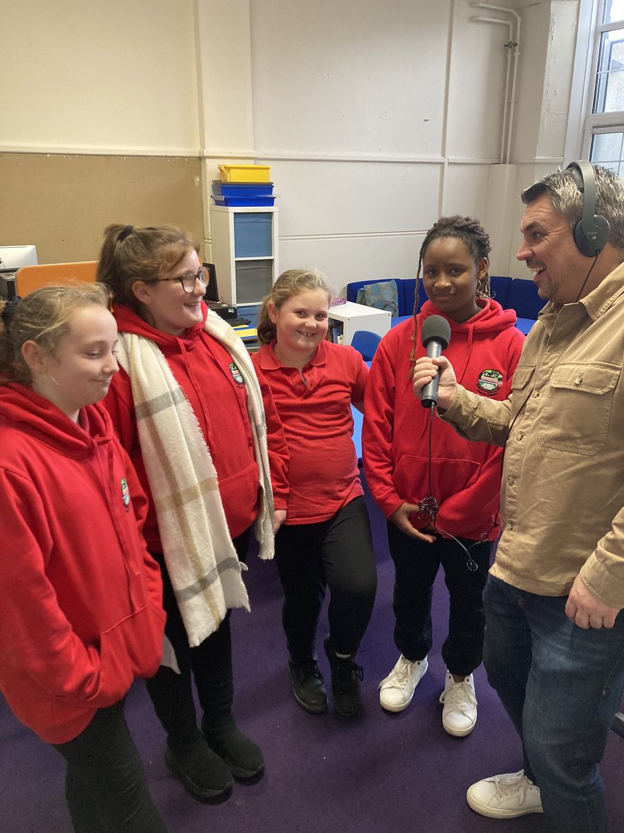 DanygraigP's tweet photo. As part of our ‘Lights, Camera ACTION!’🎬 topic we have been visited by @djmarcgriffiths from @cymrufm We have been writing scripts and recording about our favourite topics. It will be played LIVE tonight at 6pm on Cymru FM! Please listen in!🎧🎤#dygpllc #futureDJs 📻 https://t.co/yNDunKYb9g