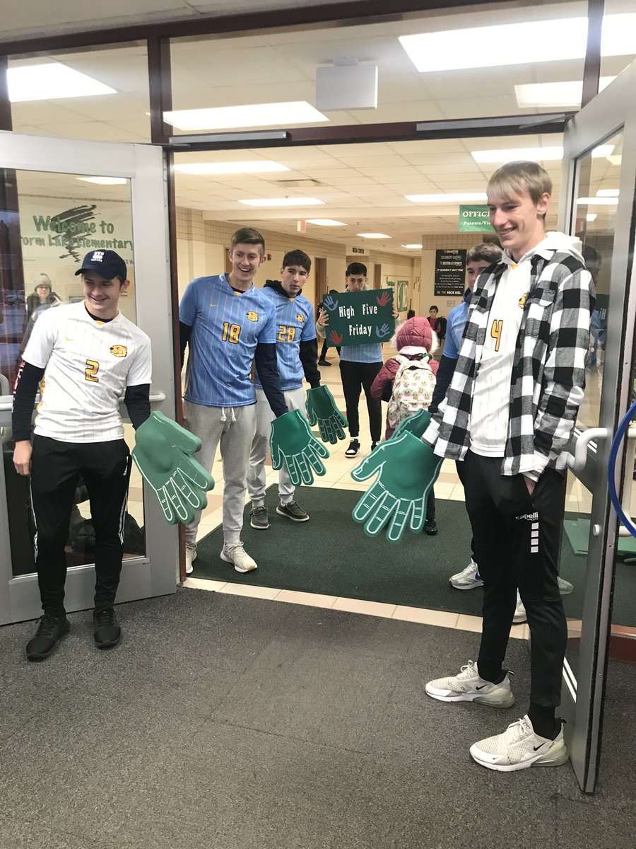BVUMSoccer's tweet photo. This past Friday, several of the boys volunteered for High Five Friday at Storm Lake Elementary and greeted kids as they made their way into school. They had a great time welcoming the kids and the kids seemed to love it as well!
#BeaverSeason #DamFam https://t.co/qZ45kEoZEe