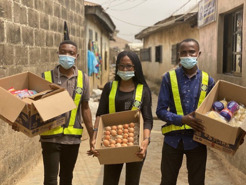 MattEck123's tweet photo. Happy Monday! Let's kick off this week by sharing a big THANK YOU to all the food bank staff and volunteers working to improve food access every single day!

📸 @lagosfoodbank volunteers prepare a meal of cereal, eggs, and fruit for school children.

@foodbanking https://t.co/LII6l2Siz1
