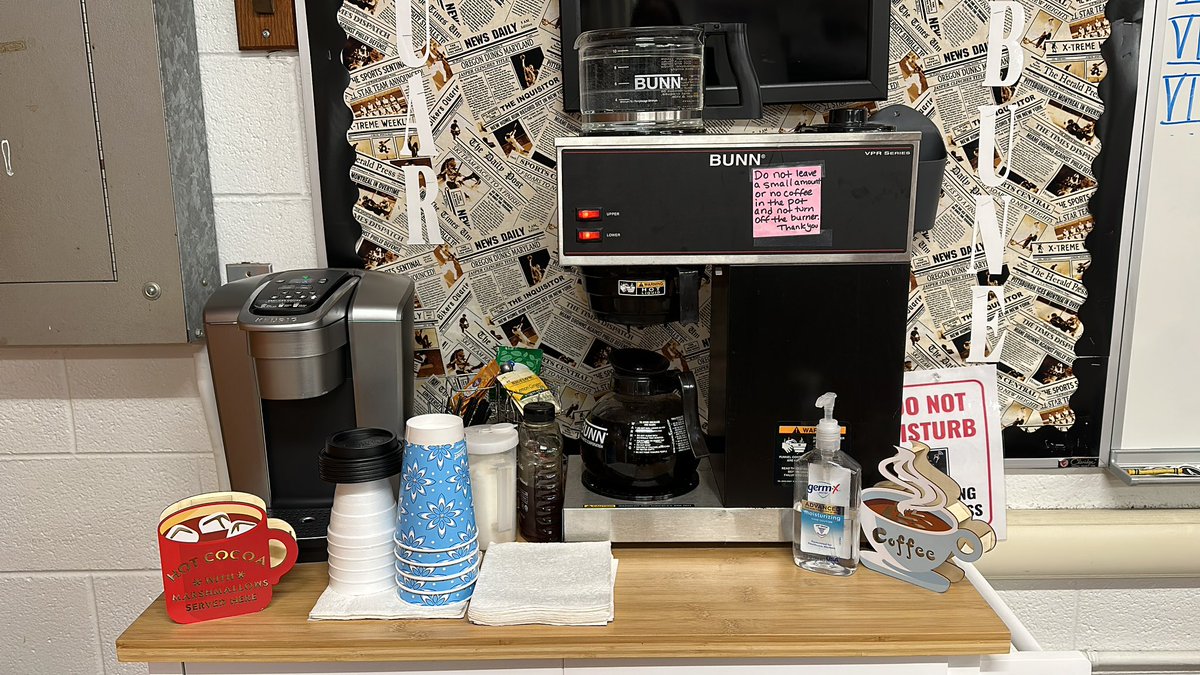 The Jags Teachers are trying to stay warm and toasty today☕️<a href="/Detroitk12/">DPSCommunityDistrict</a>