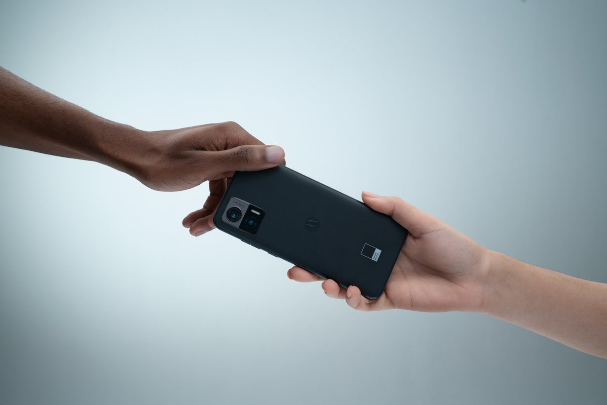 motorola tweet media
