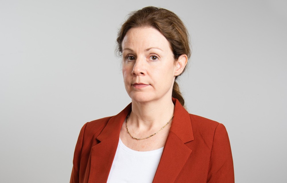 FUB_se's tweet photo. Med anledning av mordet i Enköping: Låg bemanning, frånvarande chefer och kompetensbrist medför risker både för personal och boende. 
– Ett LSS-lyft måste omgående förverkligas, säger FUB:s förbundssekreterare Christina Heilborn.  https://t.co/JUxZl5tClp https://t.co/99Dw0ekTq8