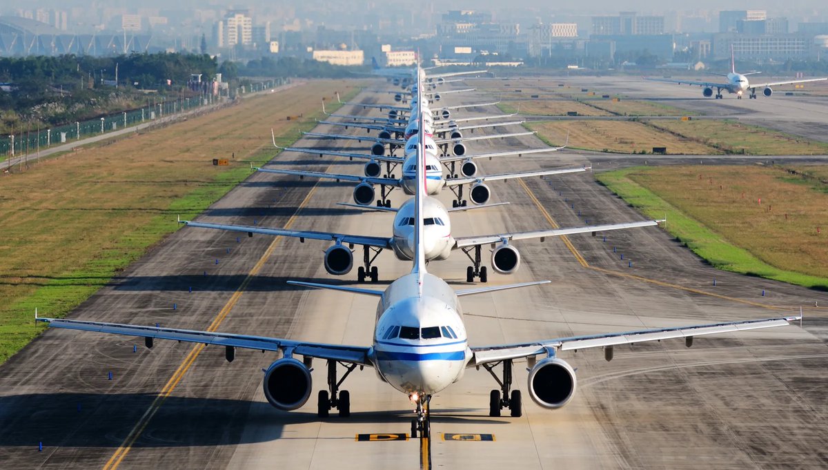 bowtiedpangolin's tweet photo. GM holiday travelers. #flyhappy https://t.co/V2ETkcmVYd