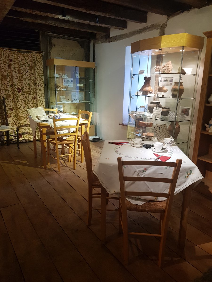 KingJohnsHouse's tweet photo. The weather is so bad today that #MissMoodys is empty. Not even the combination of #HistoryAndCake is luring customers in.... @moreTestValley @Visit_Romsey @VisitTestValley https://t.co/FGR0E7ekok