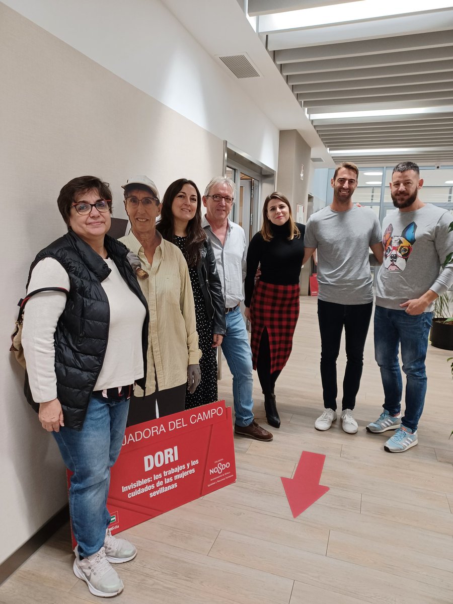 Mañana de #FelizLunes instalando la exposición "Invisibles" en <a href="/emvisesa/">Emvisesa</a> con el comité de empresa de <a href="/CCOOEmvisesa/">CCOO Emvisesa</a> <a href="/EncarniAriAl/">Encarna-ción</a>