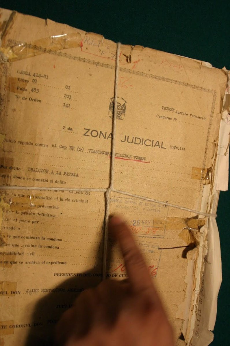 ALFONSO57820023's tweet photo. Ahí tienen el expediente 424-83 por traición a la Patria contra Montesinos Torres, no fue fusilado porque se escapo al Ecuador y lo protegió la CIA, regreso al Perú en el año 1986 cuando su amigo ALAN GARCIA fue presidente, son pruebas totalmente documentadas compatriota peruano https://t.co/lF8tqZO2qT