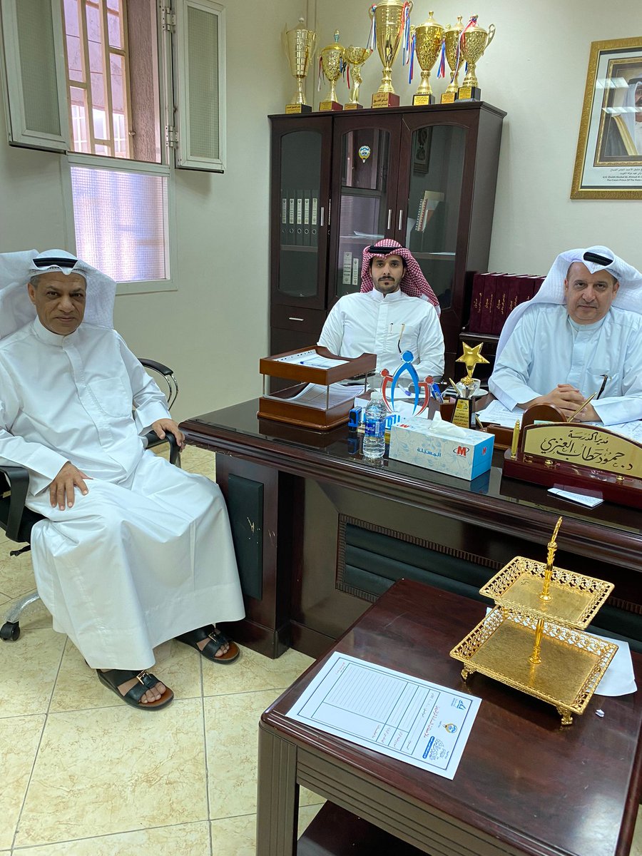 تشرفنا اليوم في مدرسة المقداد بن الأسود 
بزيارة المستشار / حسن دغيم الشمري 
بوجود المربي الفاضل ثامر الدلماني 
هلا مليون ابو راشد شرفتنا