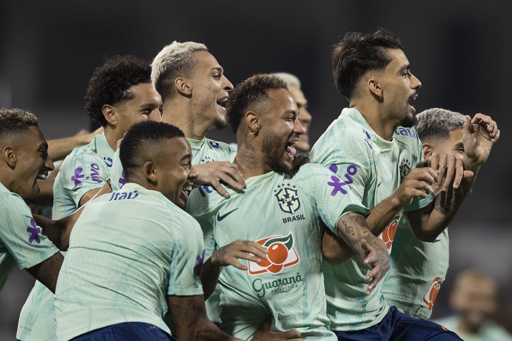antony00's tweet photo. Qatar! World Cup! 🇶🇦🇧🇷
@CBF_Futebol ⚽️ https://t.co/dr8vYH3gmL