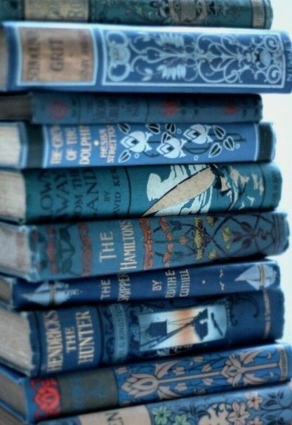 Привет-привет, угадай что?*юноша повертел перед чужим лицом книгой* Мне открыт доступ в библиотеку Сумеру! Жаль в там очень много научных трактатов.. Дабы найти иное нужно искать.. Поищем вместе? Заодно расскажи о любимых книгах, хочу попробовать что-то из твоих предпочтений)