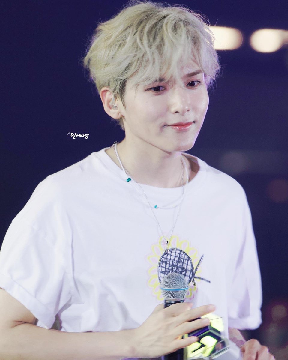 eh_kw_hk's tweet photo. 221120 SS9 IN HK | 2P ｜ @9ryeong9 
#려욱 #Ryeowook https://t.co/Y3SwHWbCSv
