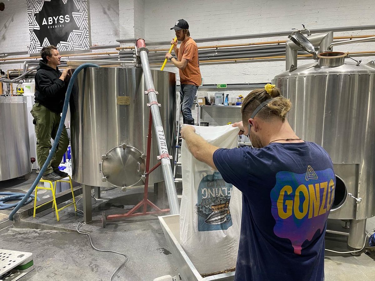 abyssbrewing's tweet photo. An imperious day in the ABYSS. We brewed a beast of a beer with our friend Mark Trantnor. Mark’s beers have a been a great inspiration to us, so it meant a lot to brew together. The ABYSS X BURNING SKY collaboration beer should just be ready in time for Christmas🎅🍺 https://t.co/R8xXUmcj44