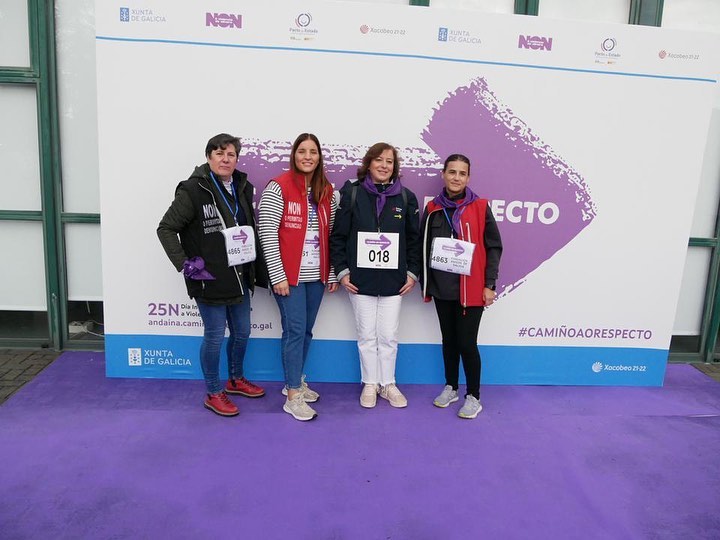 La Fundación <a href="/AmigosdeGalicia/">Fundación Amigos de Galicia</a> estuvo presente ayer en la X andaina contra la violencia de género un año más ayudando a visibilizar esta profunda lacra social junto a las titulares de igualdad, María Jesús Lorenzana y <a href="/AbellSusana/">Susana López Abella @abellsusana</a> #camiñoaorespecto #25N <a href="/igualdadegal/">Igualdade en Galicia</a>