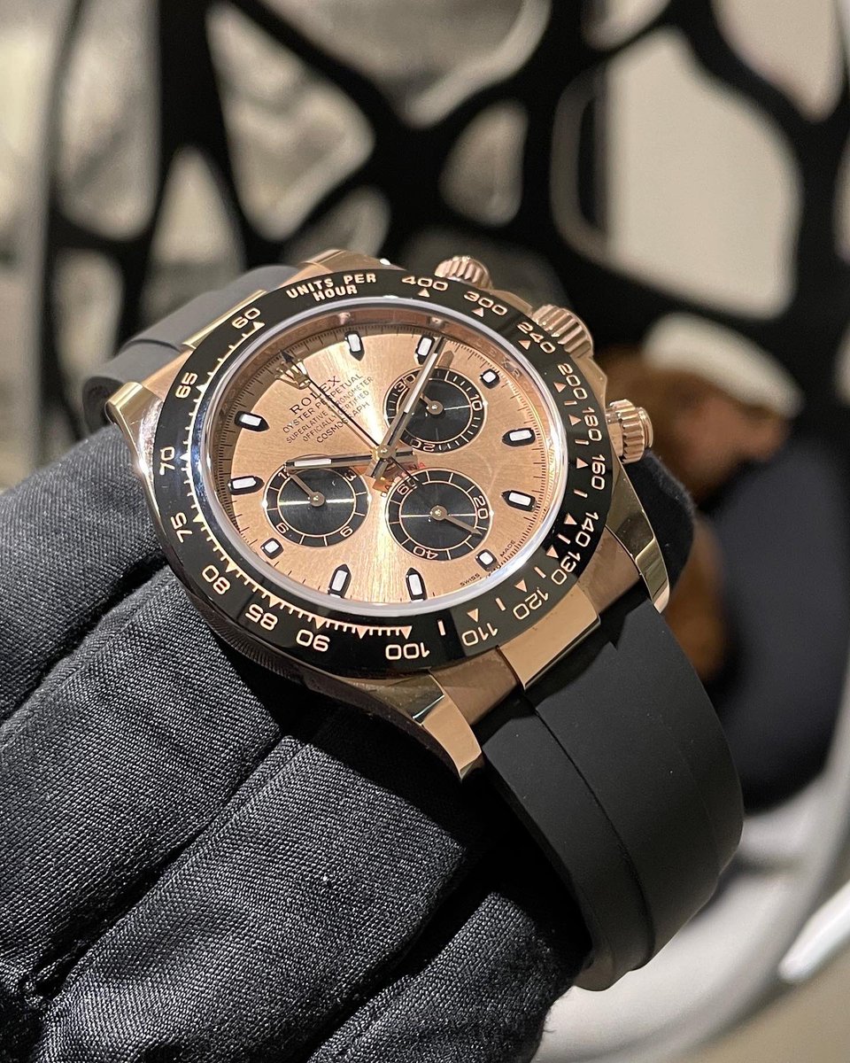 _Glint_'s tweet photo. ROLEX
コスモグラフ デイトナ
116515LNA&116515LN×2
18Kエバーローズゴールドモデル✨
2021年新作のサンダストダイアルに人気の高いチョコレートダイアル💪
今回入荷したピンク&ブラックダイアル✨
#116515LNA
#116515LN
#ROLEX
#DAYTONA
#SUNDUST
#勞力士
#ロレックス
#デイトナ https://t.co/L6VlUQ3T9A