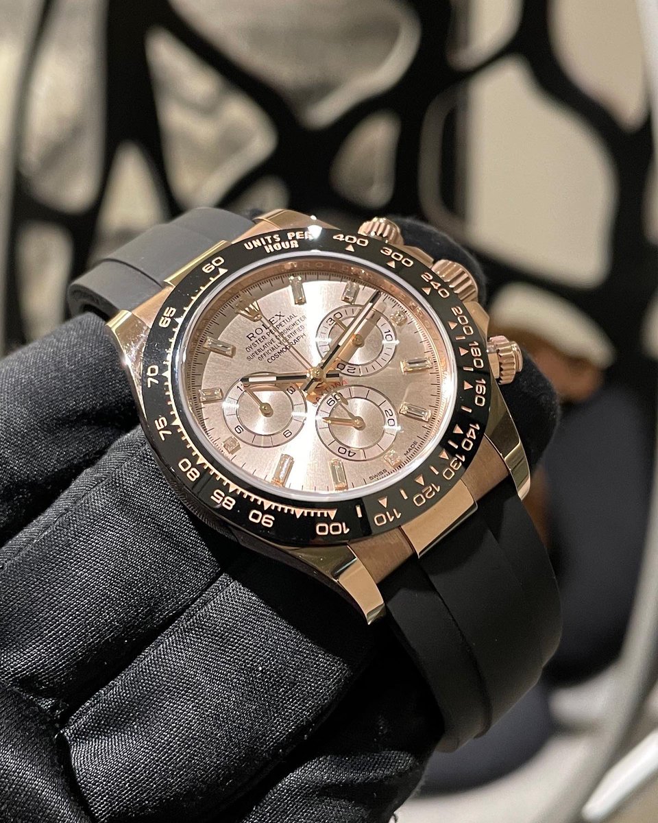 _Glint_'s tweet photo. ROLEX
コスモグラフ デイトナ
116515LNA&116515LN×2
18Kエバーローズゴールドモデル✨
2021年新作のサンダストダイアルに人気の高いチョコレートダイアル💪
今回入荷したピンク&ブラックダイアル✨
#116515LNA
#116515LN
#ROLEX
#DAYTONA
#SUNDUST
#勞力士
#ロレックス
#デイトナ https://t.co/L6VlUQ3T9A