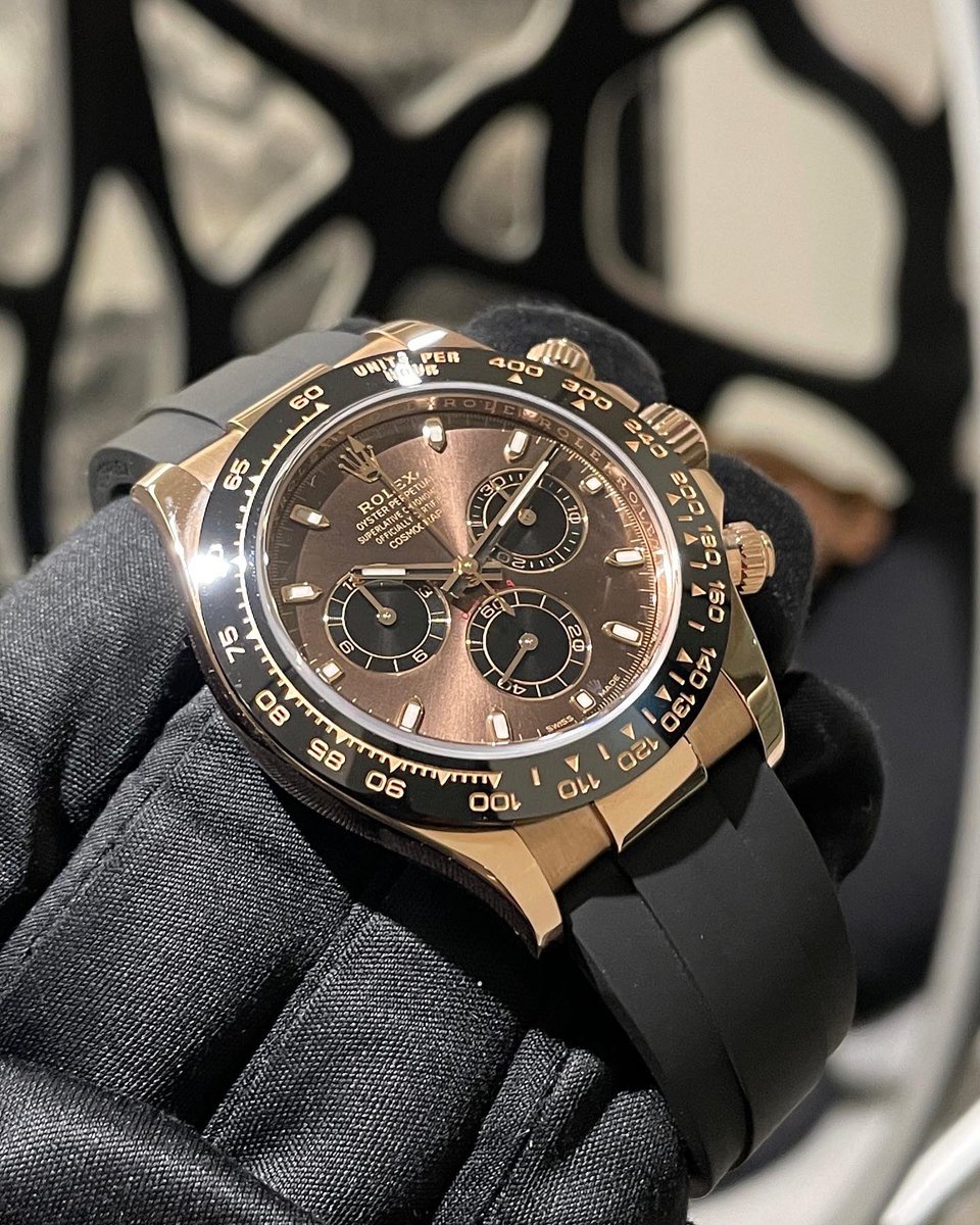 _Glint_'s tweet photo. ROLEX
コスモグラフ デイトナ
116515LNA&116515LN×2
18Kエバーローズゴールドモデル✨
2021年新作のサンダストダイアルに人気の高いチョコレートダイアル💪
今回入荷したピンク&ブラックダイアル✨
#116515LNA
#116515LN
#ROLEX
#DAYTONA
#SUNDUST
#勞力士
#ロレックス
#デイトナ https://t.co/L6VlUQ3T9A