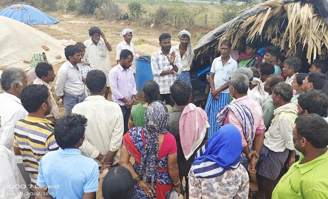 ChadaLaxman's tweet photo. Good afternoon madam,today we have attended Ppc duty at jangam and explaining about direct seeding of paddy, psb promotion ,split application of fertilizer and oil palm cultivation.
@Collector_YDR 
@ACLB_Yadadri 
@Anuradha_DAO 
@DYadadri https://t.co/rq2zgz7FDA