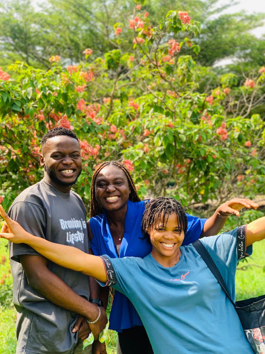 IaasOau's tweet photo. It was great having @ekundayo_dami1 Ol speak with us at IAAS OAU on the topic ; Achieving SDG 2 & 3 amidst national crisis in Nigeria.
.
Also, a big congratulations to our newly inducted members, it's great having them join FAMILIAAS.
#ZeroHunger
#iaasoau
#SDGs https://t.co/sESBdLB6X5