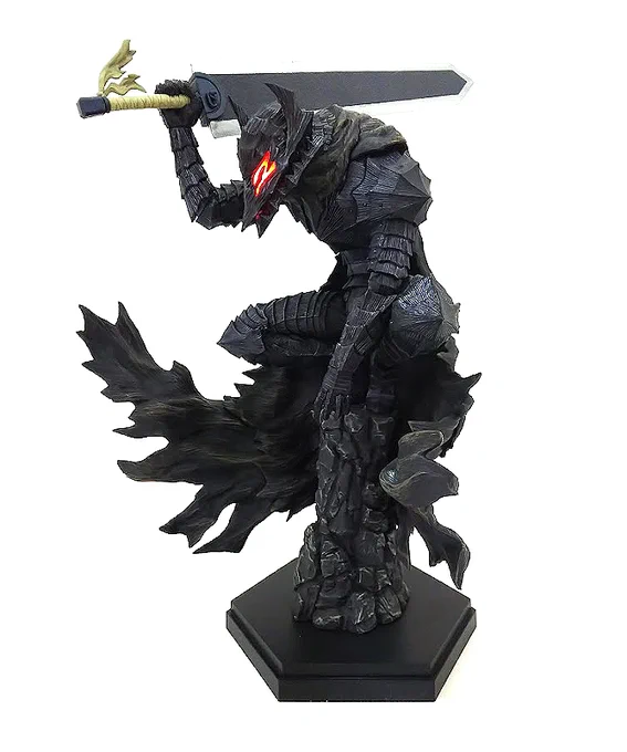 【POP UP PARADE ガッツ 「狂戦士の甲冑」】が届いた。頭部が2種あり、片方は発光用(電池別売り)の頭部で存在感が格段に上がる。かっこよすぎる…! 