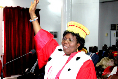 TogoOfficiel's tweet photo. Justine Azanledji, nouvelle Procureure générale près la Cour suprême https://t.co/DAufruoV6v https://t.co/njC6fzbiAx