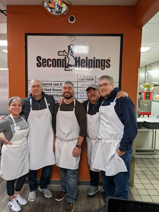 egenaiofficial's tweet photo. 🙏 We're doing our part to give back this Thanksgiving season by lending a helping hand to Second Helpings, by making a couple of hundred sandwiches for Indiana charities. 🥪
#FeedIndy #SloppyJoes #thanksgiving #indianapolis #SpringML https://t.co/DhFMLO343D
