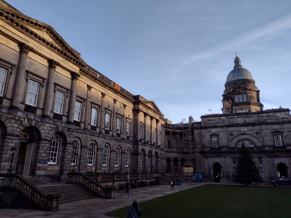 Starting our <a href="/EdiAMR/">Edinburgh AMR Forum</a> #WAAW2022 Showcase with a talk from David Dockrell on recent research into host-based approaches to combat #AMR