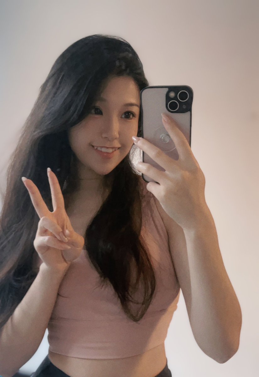 Rikaovoo's tweet photo. 🤳

👔：tw shopee RikaOuO 

#selfie https://t.co/xgAN2yhOaD