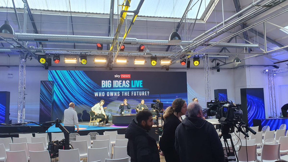 BroadcastWl's tweet photo. Last week the team was busy installing #lightingsolutions for recent broadcasts including Sky News' Big Ideas Live from Protein Studios in Shoreditch &amp; the BBC's 'Young Jazz Musician of the Year' at the Royal Festival Hall #lighting #broadcastlighting #broadcast https://t.co/NDHKkKLNZb