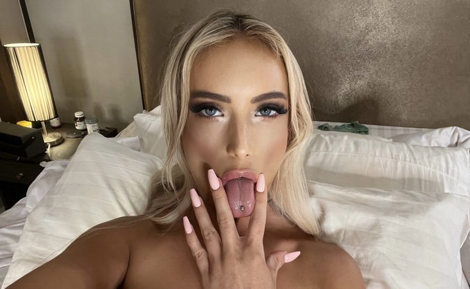 Lick me and tease me 💦👅 https://t.co/D1Qg4CZ6WC