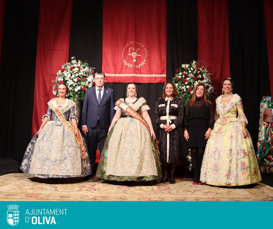 AjuntamentOliva's tweet photo. 📣 El passat dissabte, 19 de novembre, a les 18 hores, va tindre lloc la presentació de la Fallera Major d'Oliva per a l'any 2023, Estefanía Chover i la seua Cort d'Honor.

#AjuntamentOliva #FallesOliva https://t.co/E4YIzSTBgz