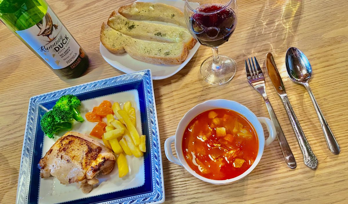 Go_Spire's tweet photo. Dinner time🫰🏻🍴✨ https://t.co/F0hrQAJgck