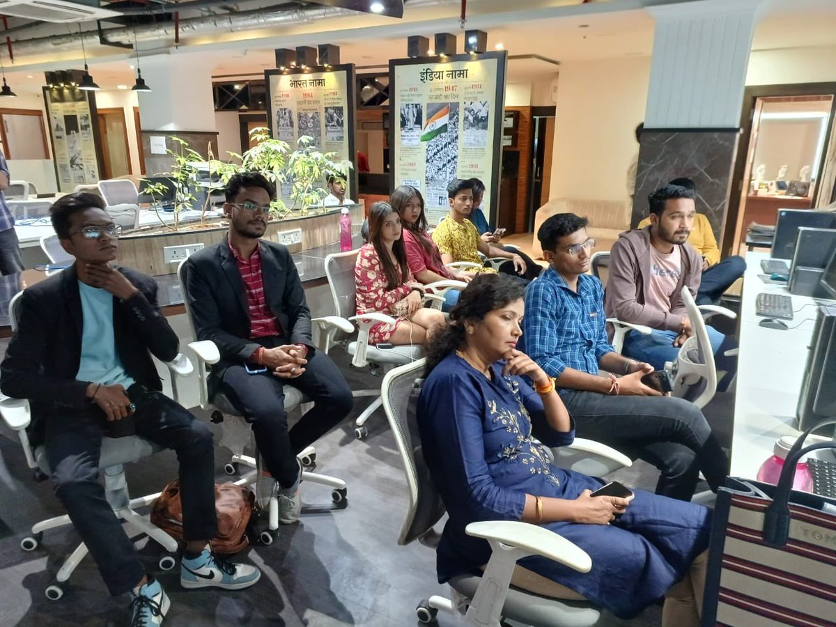 litchowk's tweet photo. Gilmpse of meeting hosted by Team Litchowk with renowned content creaters of the city..

#litchowk #litchowk2022 #indori #indore #indoriartist #event #influencer #indorigram #SocialMedia #Indore #ContentCreator #eventmeet https://t.co/okbC7oapDB