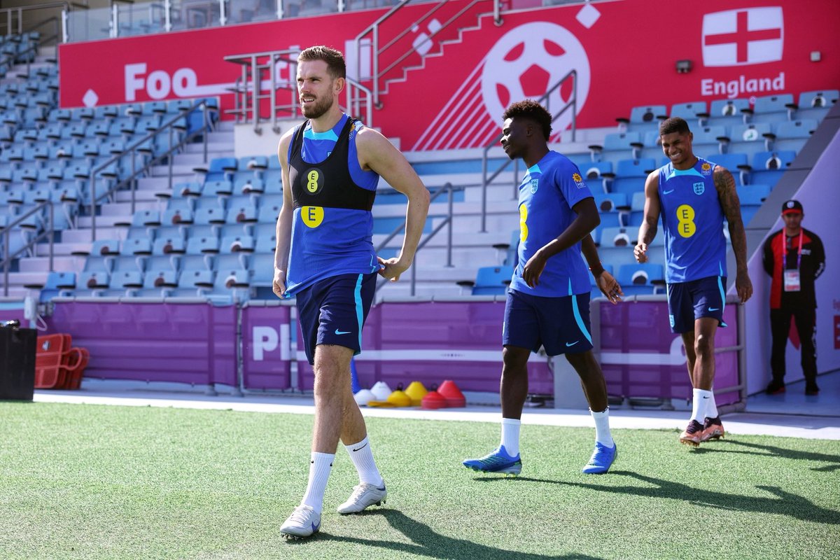 JHenderson's tweet photo. Game 1! Let's go! 🏴󠁧󠁢󠁥󠁮󠁧󠁿 🦁 https://t.co/w3LXrTtsij