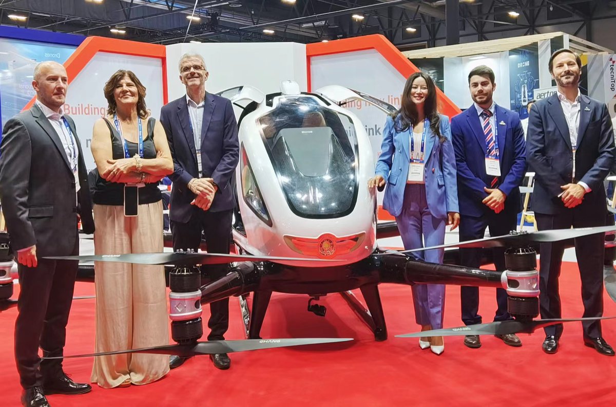 ehang's tweet photo. #EHang participates in #EUSPA's project @samva_project for #EGNOS adoption in #AAM.
Aeroports de Catalunya and EHang plan to establish an AAV operational center at Lleida-Alguaire airport, to conduct #EH216 flight demonstrations with EGNOS deployment. 
👉https://t.co/lwHUW2pIR9 https://t.co/lgMux6yCPg