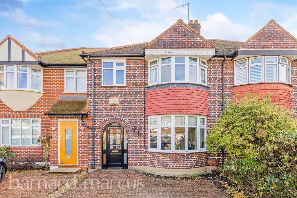 Barnard Marcus (BarnardMar) / Twitter