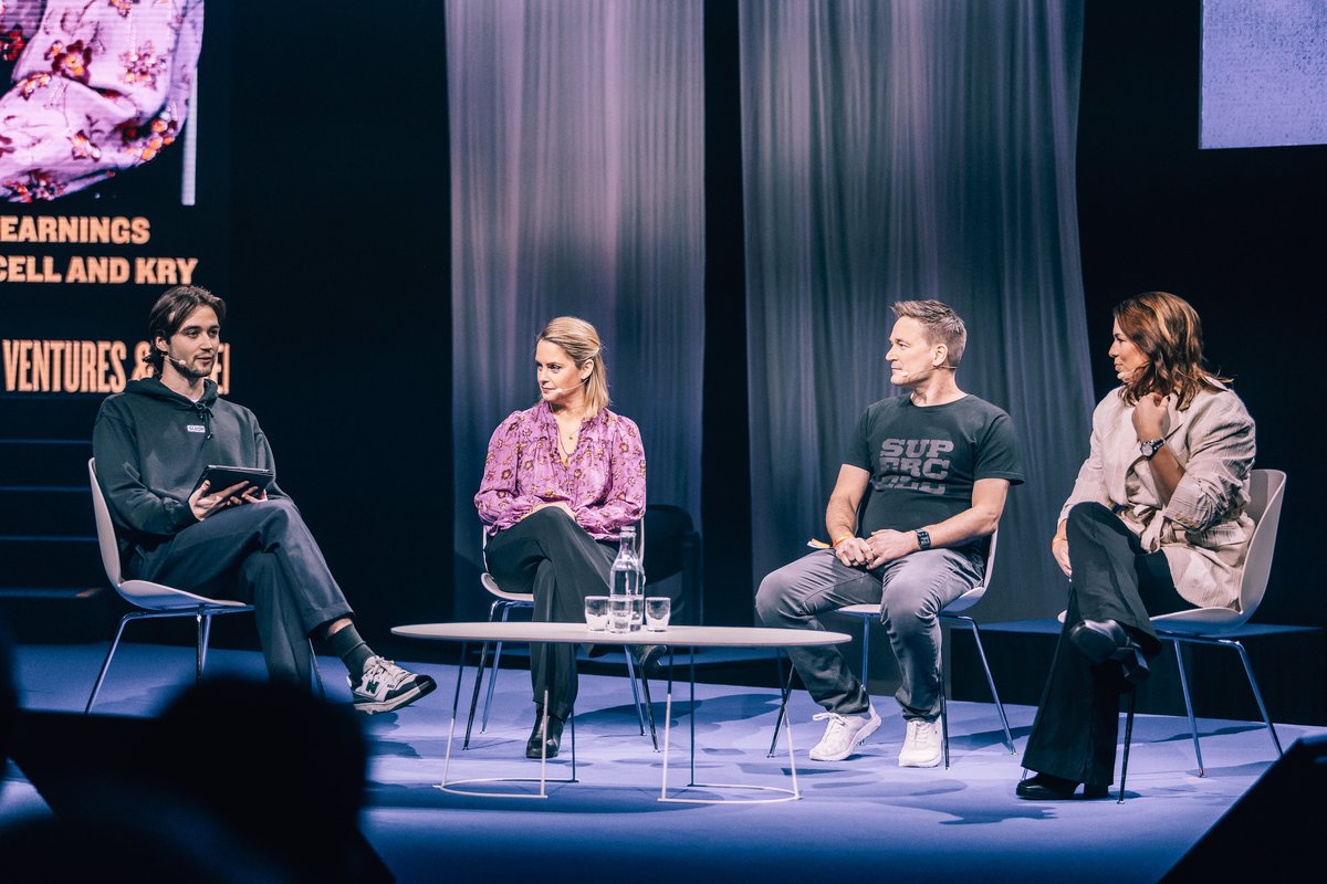 Cherry Ventures (@cherryventures) on Twitter photo On Day 1, <a href="/sophiabendz/">Sophia Bendz</a> talked Nordic leadership with <a href="/supercell/">Supercell</a>'s <a href="/ipaananen/">Ilkka Paananen</a> and MANTLE's Josefin Landgård in front of a packed crowd.
<a href="/SlushHQ/">Slush</a>'s <a href="/BegleyBenji/">BenjiBegley</a> led an insightful conversation with so many takeaways for founders and operators of all sorts. On Day 1, <a href="/sophiabendz/">Sophia Bendz</a> talked Nordic leadership with <a href="/supercell/">Supercell</a>'s <a href="/ipaananen/">Ilkka Paananen</a> and MANTLE's Josefin Landgård in front of a packed crowd.
<a href="/SlushHQ/">Slush</a>'s <a href="/BegleyBenji/">BenjiBegley</a> led an insightful conversation with so many takeaways for founders and operators of all sorts.