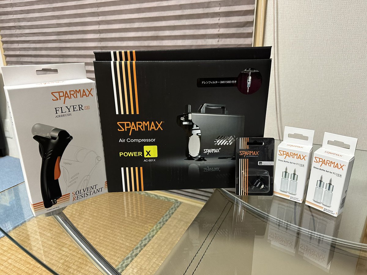 Pk7Stn's tweet photo. ようやく届きました。
ラジコンのボディ塗装の為に購入。
缶スプレーでは難しい細部から裏打ちまで活躍してくれそうです。
ガンガン使ってボディ大量生産します！

#SPARMAX
#POWER_X
#フライヤーSR
#みんなのスパマ https://t.co/taN9EMOoMf