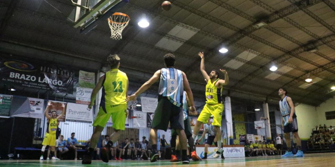 #Clausura
El tricolor se quedó con el clásico y lidera la Zona B, Unión y Honor y Patria ganaron y continuan arriba de la Zona A mientras que en la Zona C está liderada por Ing Raver. Todos los resultados, posiciones y próxima fecha.
zaratebasquet.com.ar/?p=34845