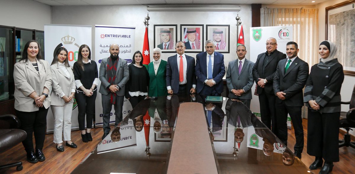 Entreviable's tweet photo. توقيع مذكرة تفاهم بين المنصة الرقمية لتطوير ريادة الأعمال والجامعة الأردنية
الخميس 2022-11-17
https://t.co/9znbLVLlPv
#معن_القطامين
#Entreviable
#الجامعةالاردنية https://t.co/bGdNs4PGKT